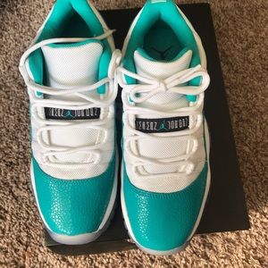 Size 5y (women’s 7) Jordan 11’s